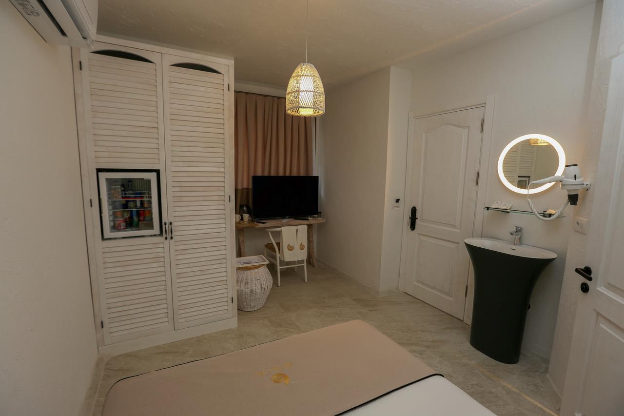 Avalon Boutique Hotel & Suites Alacati Exterior photo