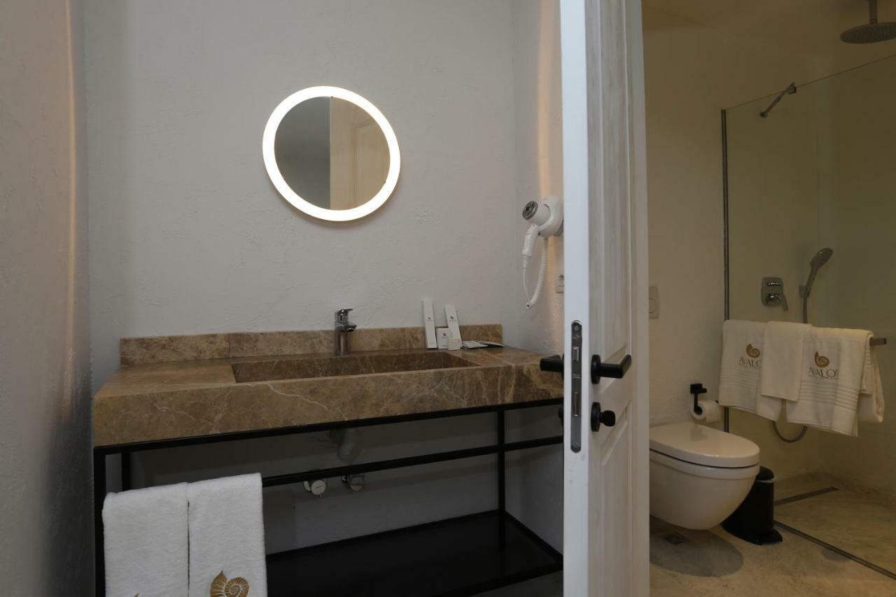 Avalon Boutique Hotel & Suites Alacati Exterior photo